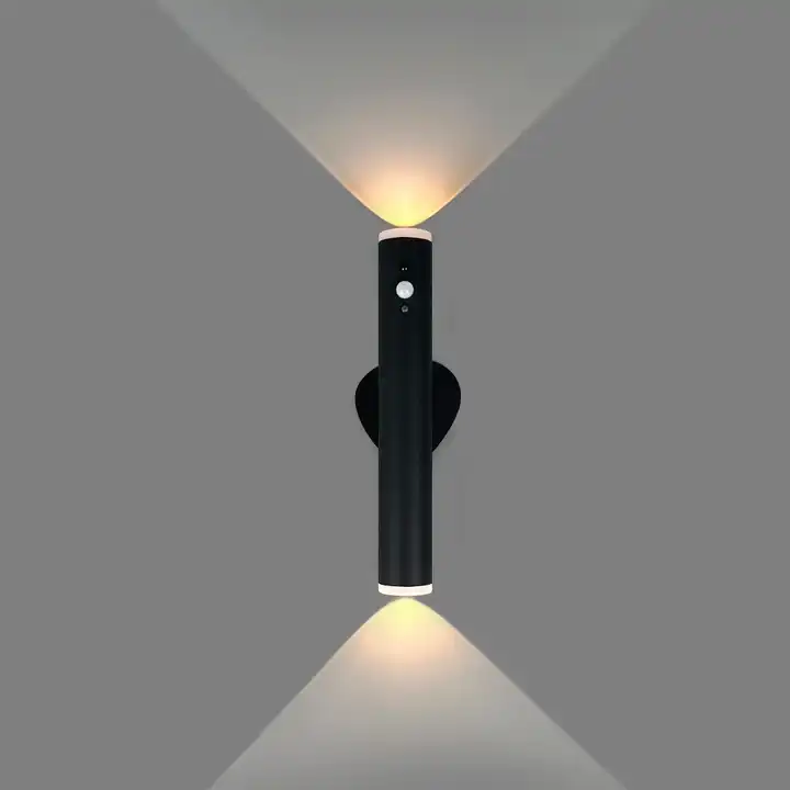 Batteridriven LED-vägglampa